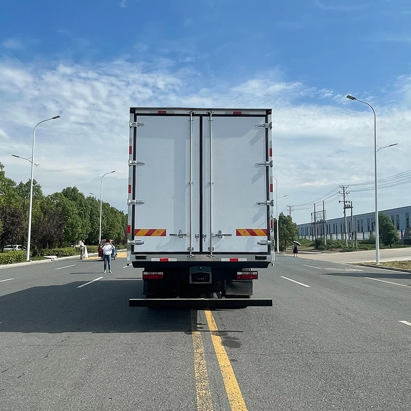 JAC 6.8m refrigerated truck cold chain insulation truck Back Image