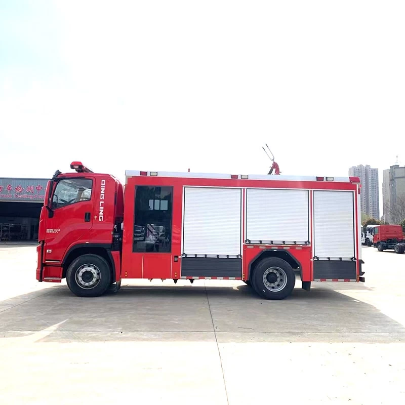 ISUZU 4*2 new or used 8cbm water tank fire fighting truck Front Side View