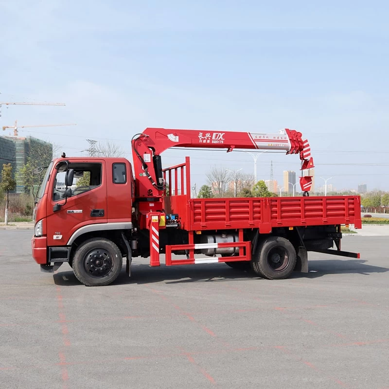 FOTON 4*2 straight arm hydraulic truck mounted crane Oblique Front View 
