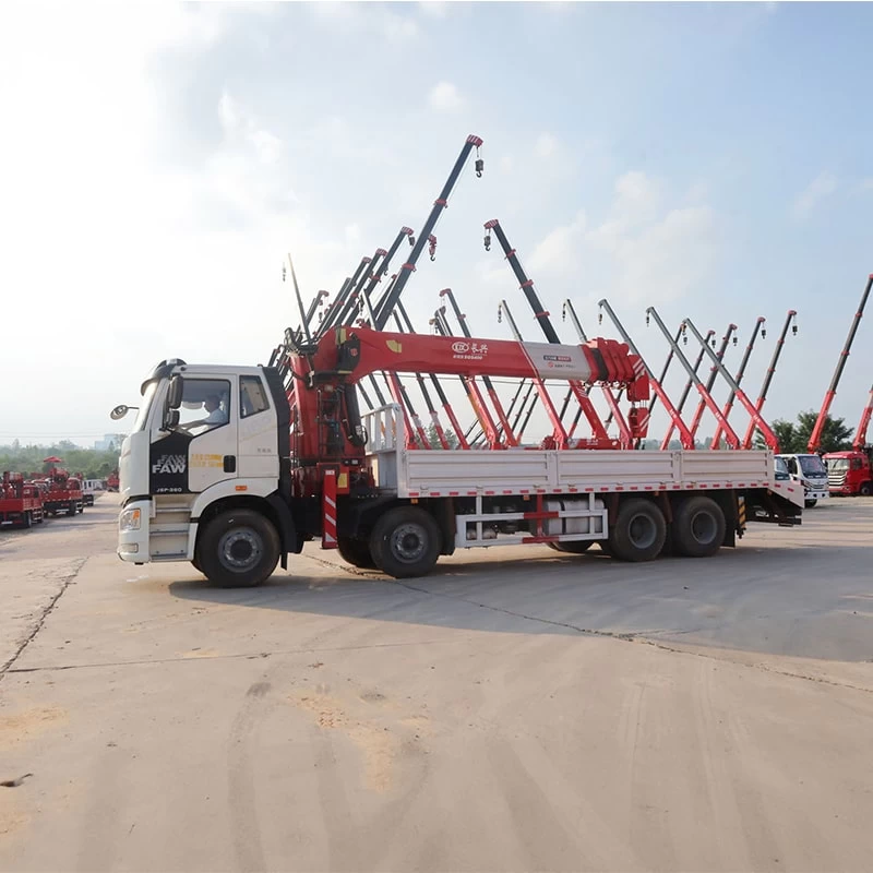 FAW 4*2 straight arm mobile truck mounted crane Oblique Front View