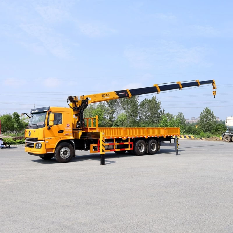 SHACMAN 8*4 9.8 meter truck mounted telescopic crane Oblique Front View