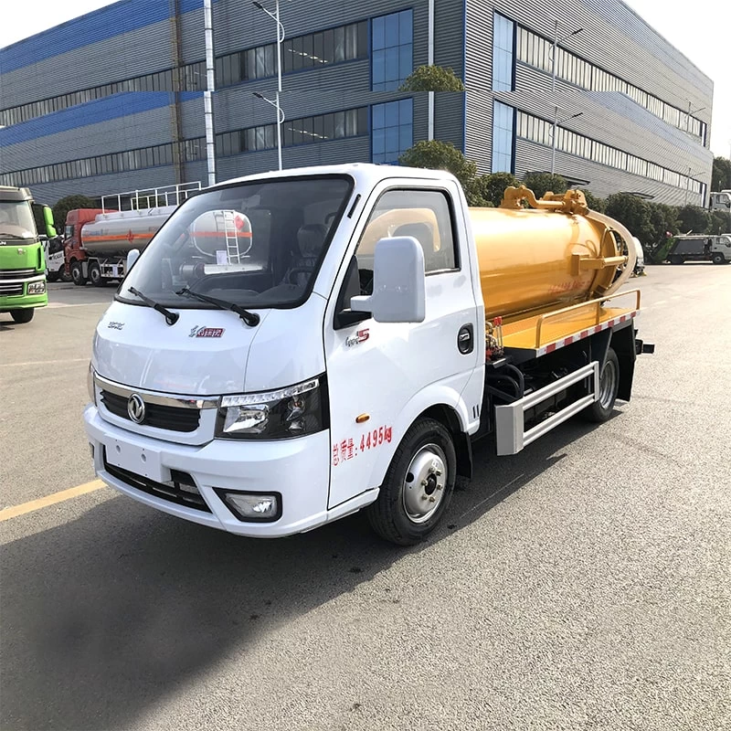 Dongfeng 4×2 12000L sewage suction truck Oblique Front View