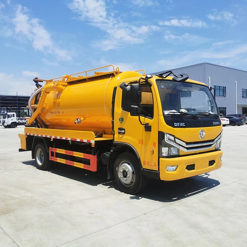 Dongfeng 10m3 vacuum pump cleaning sewage suction trucks Oblique Front View