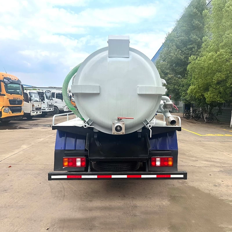 SINOTRUK 4*2 5 cubic vaccum sewage fecal suction truck Back Image
