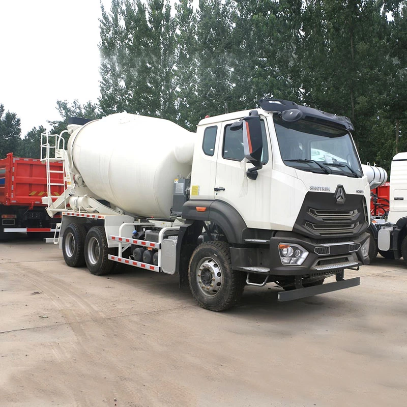 HOWO 6*4 5cbm lightweight mobile concrete mixer truck Oblique Front View 