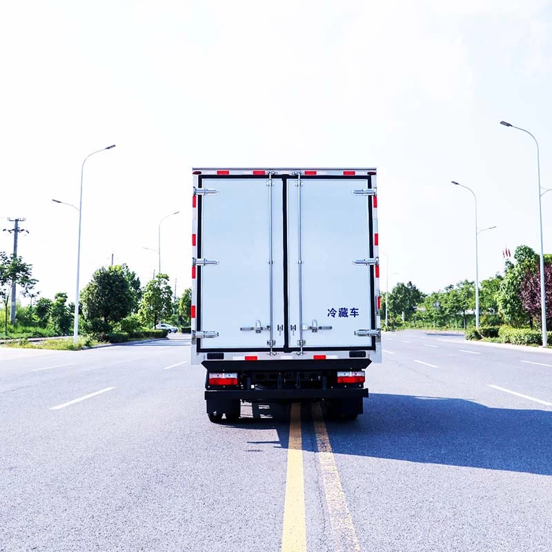 DongFeng small 5ton refrigerated truck Back Image