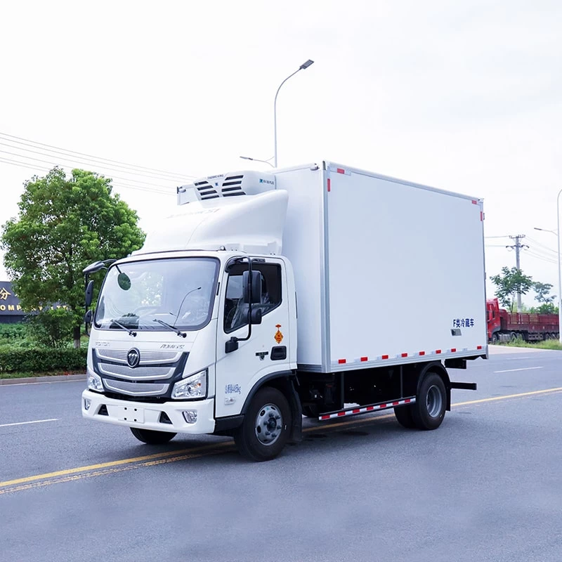Foton cheap price 5ton refrigerated truck Oblique Front View