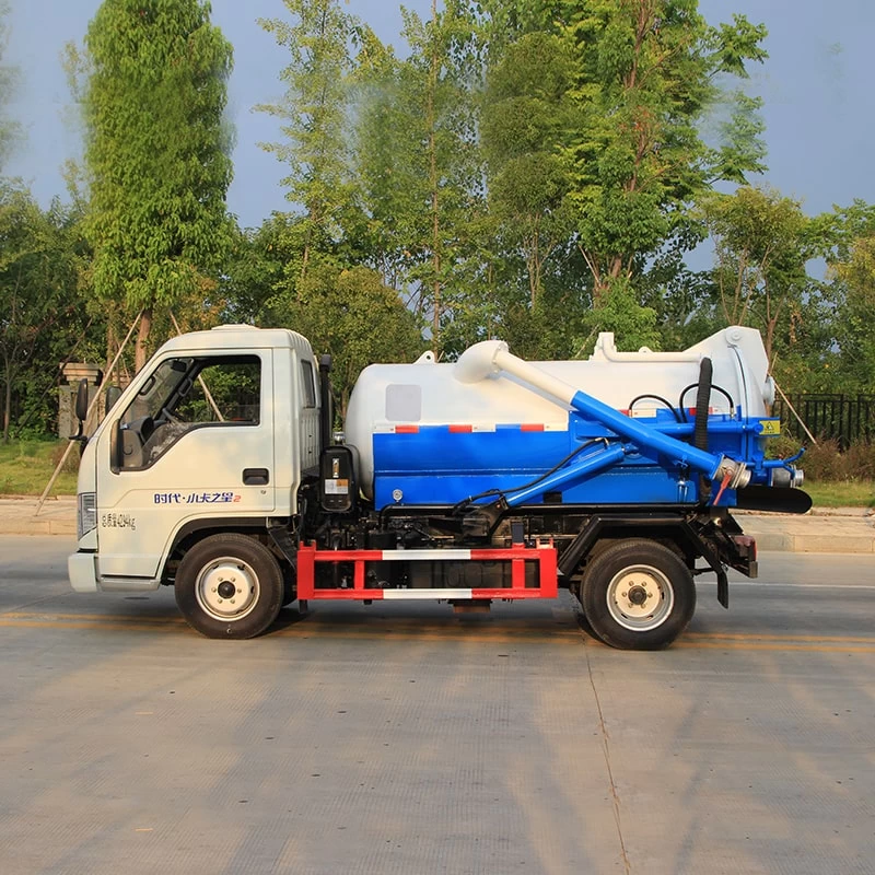FOTON 2000 lliters 4*2 sewage suction truck Front Side View
