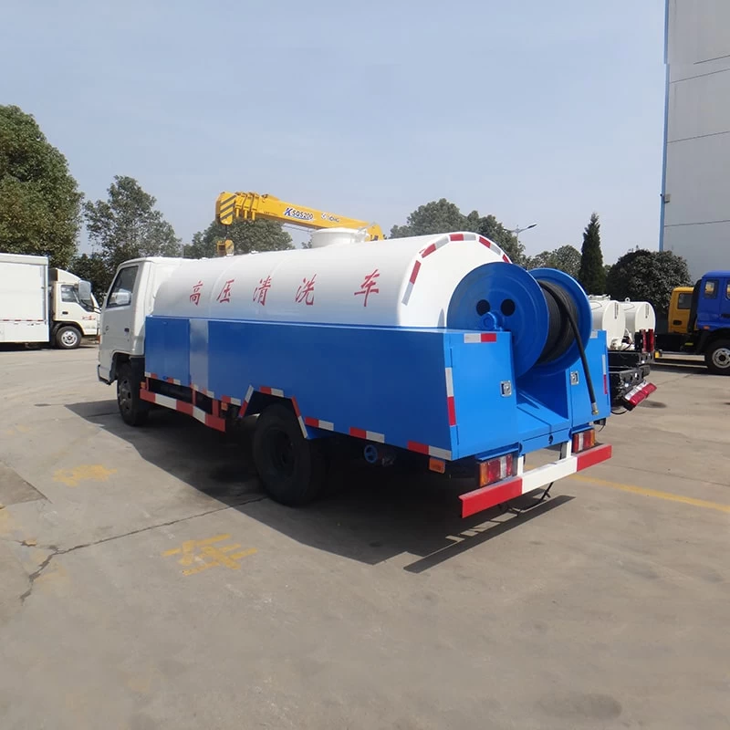 JMC 4*2 6cbm high pressure vacuum truck sewage suction Oblique Back Plot
