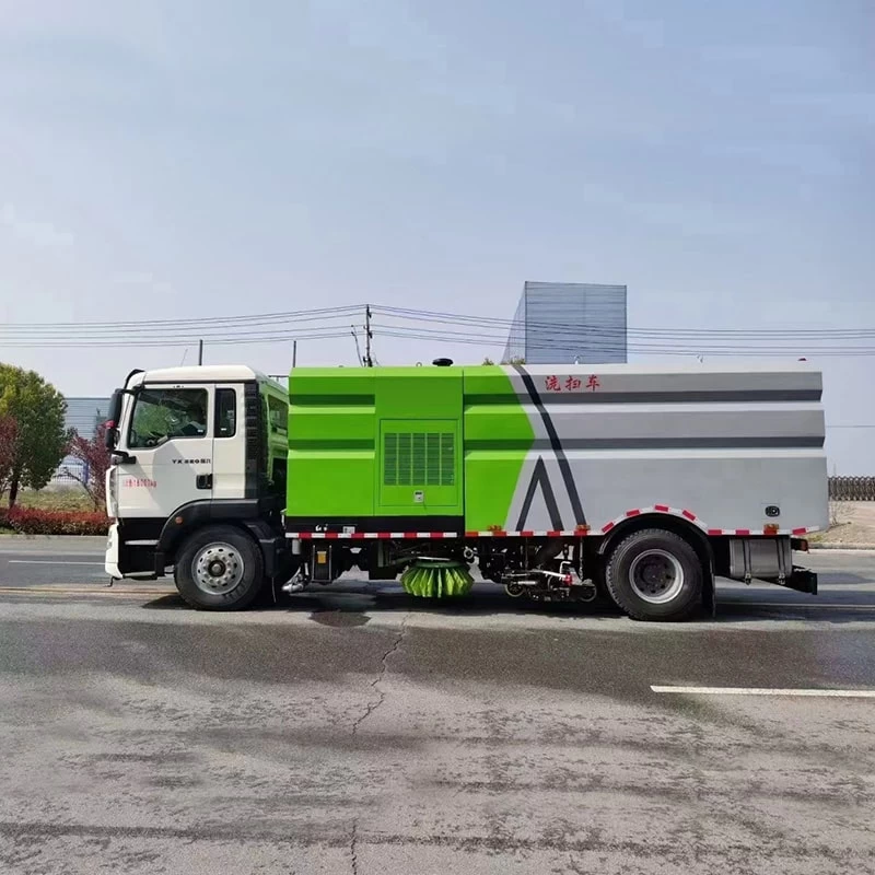 SINOTRUK 4*2 road sweeper truck vacuum suction function Front Side View
