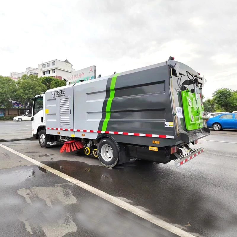 ISUZU 4cbm high-pressure flushing self-cleaning road sweeper Oblique Back Plot
