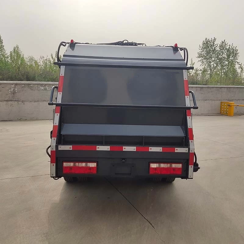 DongFeng 5m3 Garbage Compactor Truck Front View