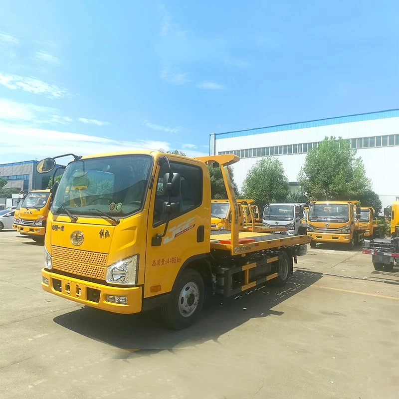 FAW 4x2 4 ton Wrecker tow Truck With Cheap Price Oblique Front View