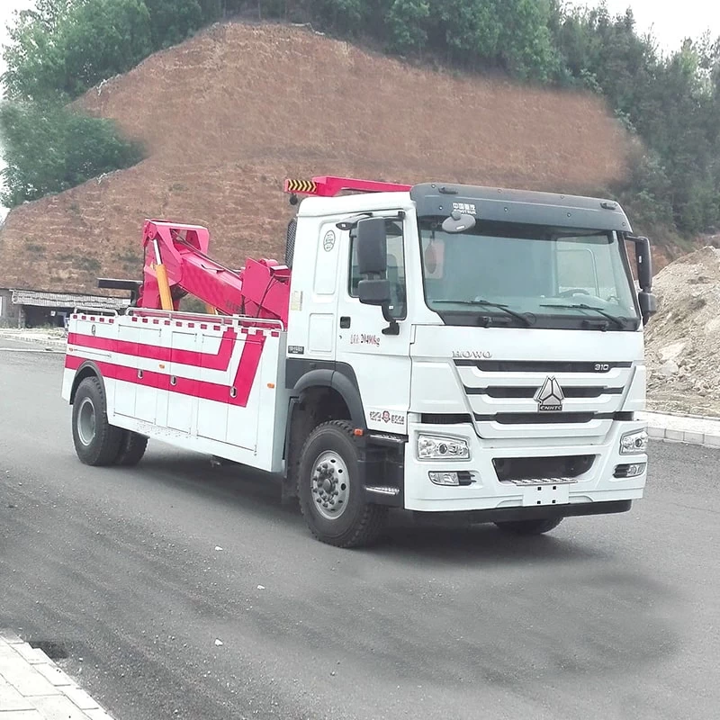 SINOTRUK 4*2 lifting & towing Road Rescue Wrecker Truck Oblique Front View 