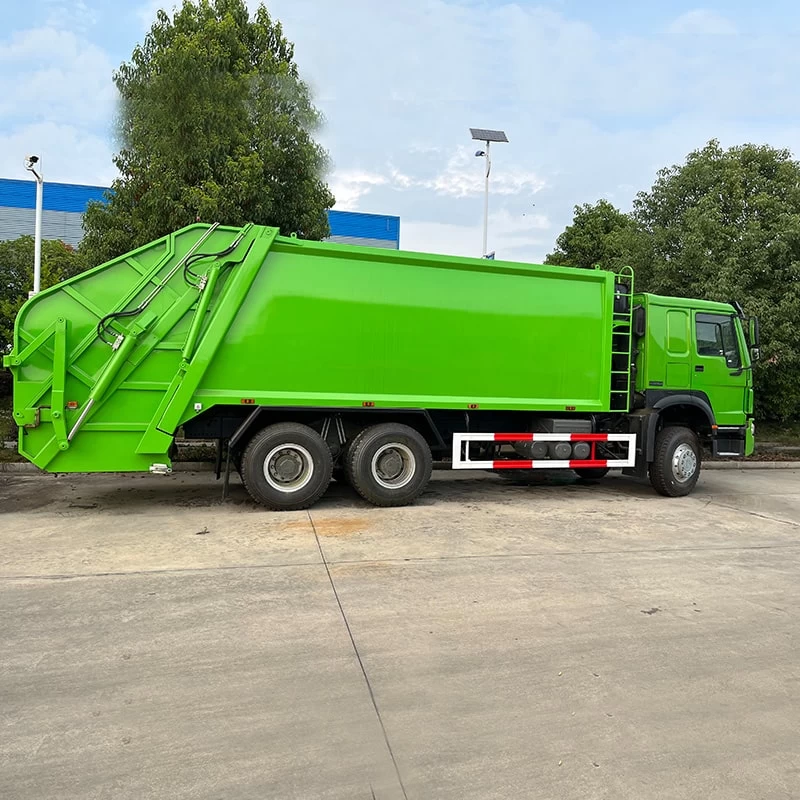 SINOTRUCK HOWO 18 CBM Compactor Garbage Truck 6 x 4 for Front Side View