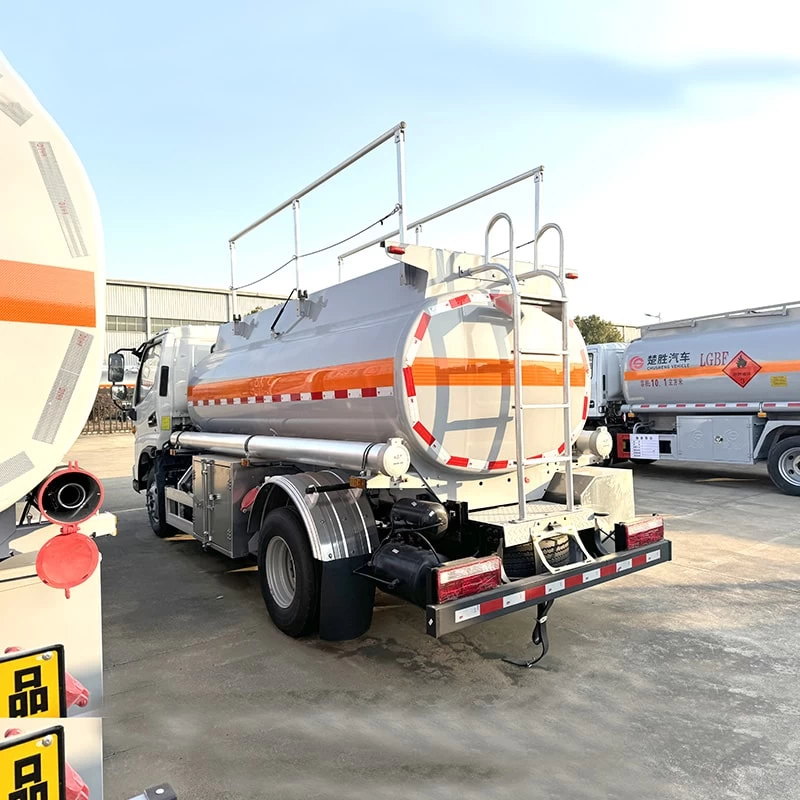 JAC 4*2 8m3 mobile petrol station truck diesel fuel tank truck Oblique Back Plot