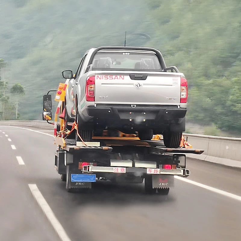 ISUZU 4X2 flatbed wrecker truck Back Image