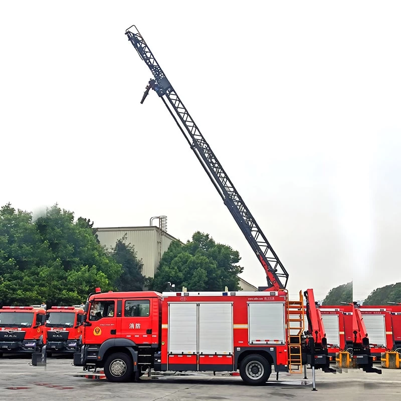 SINOTRUK HOWO new or used 5cbm liftable fire truck price Front Side View