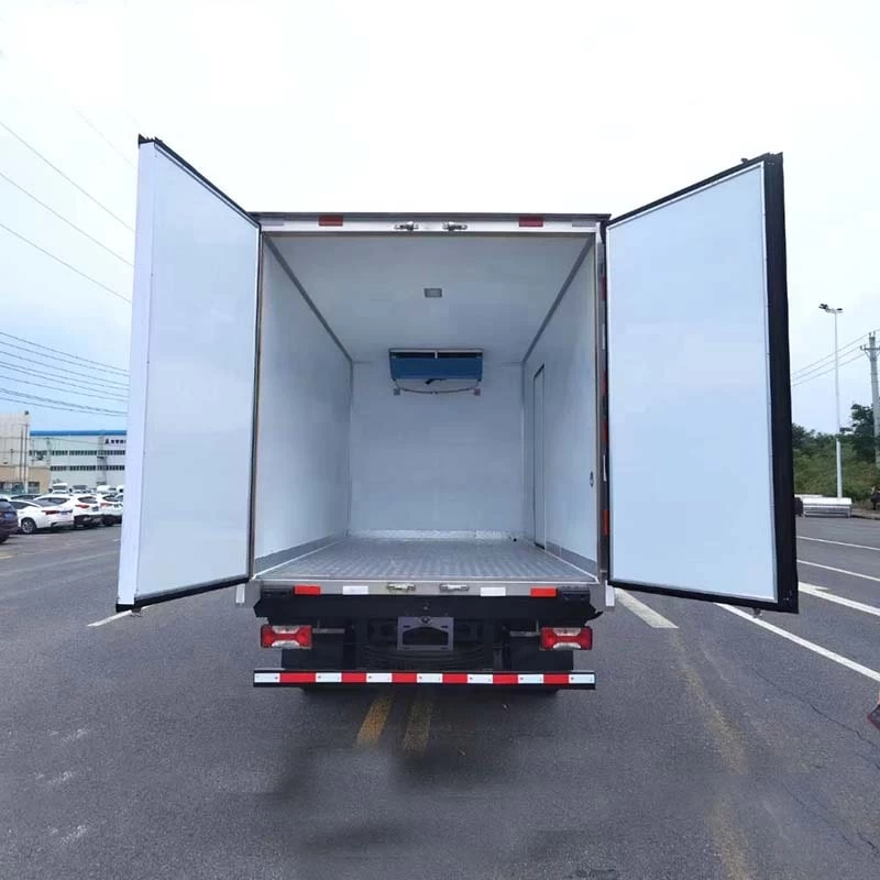 5 ton mini refrigerated truck Frozen Food Van Truck Back Image