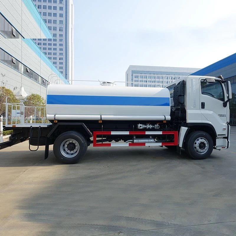 Japan 4*2 Water Spray Bowser Tanker isuzu water tank truck
Front Side View 