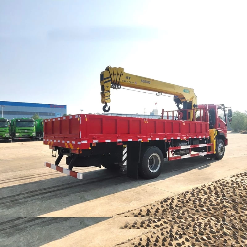 Shacman 4x2 Cargo Crane Truck 8 Ton Truck Mounted Crane Oblique Back Plot
