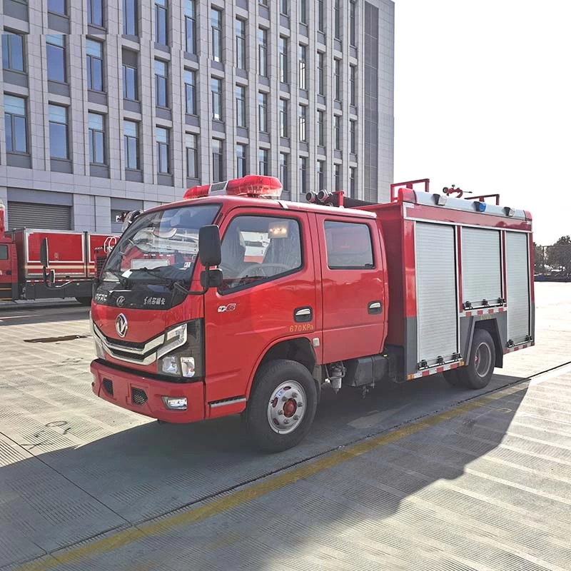Dongfeng 4x2 2500 liter fire fighting truck Oblique Front View