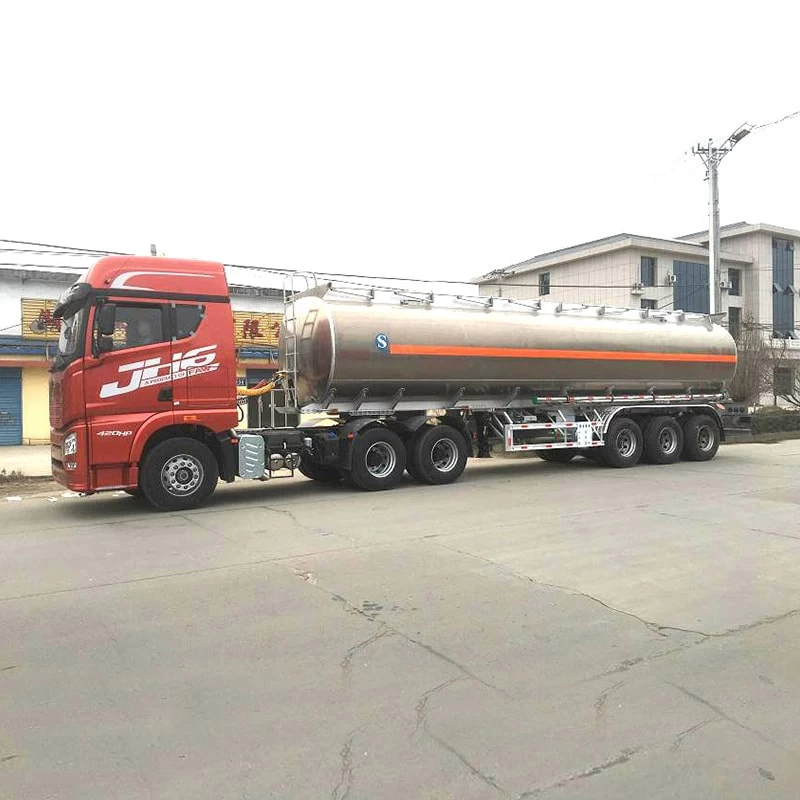 3 Axles 49000L Crude Oil Gasoline Petrol Tanker Semi Trailer Front Side View
