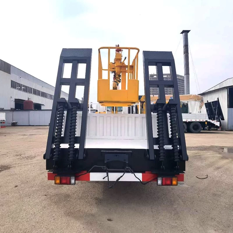 Japan Isuzu 5 Ton Brand 4x2 Cargo Truck Mounted Crane Back Image
