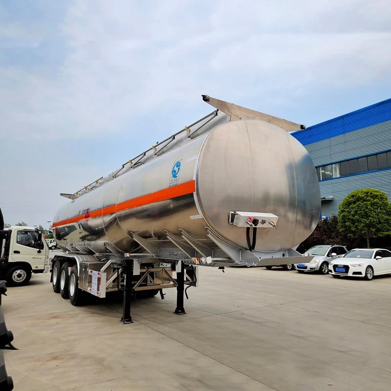 Aluminum Alloy 42000L 3 Axle Water Edible Oil Delivery Tank Oblique Back Plot