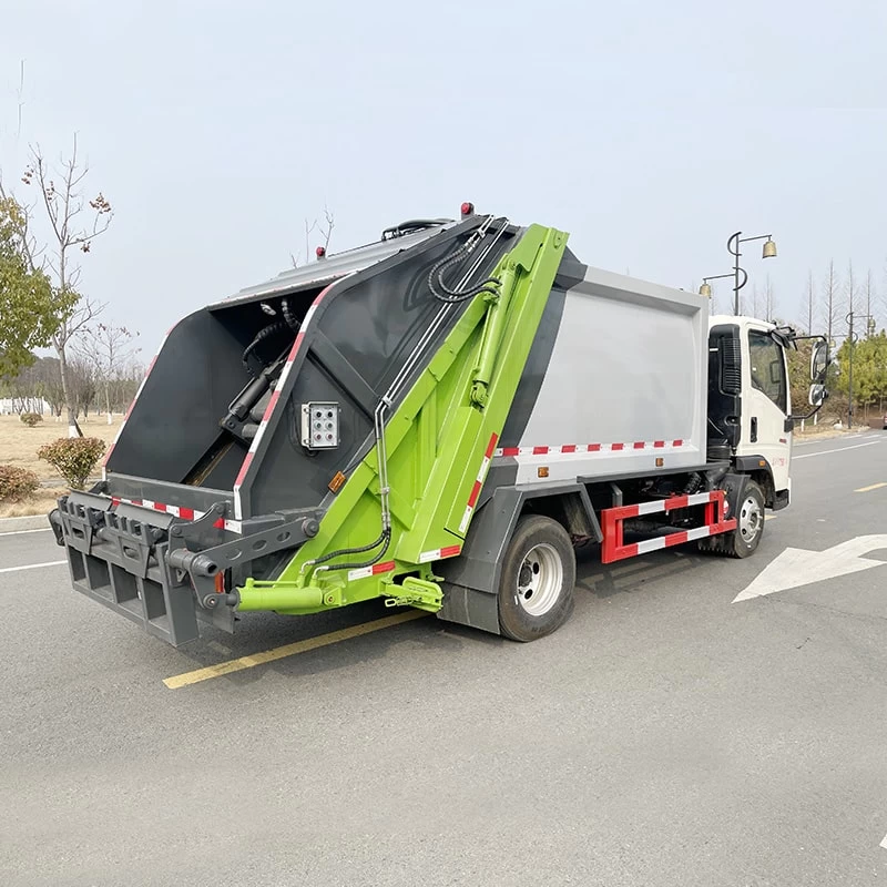 SINOTRUK HOWO 4*2 sanitation compressed garbage truck Oblique Back Plot