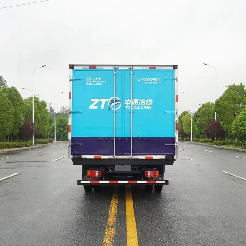 SINOTRUK HOWO 130hp 4*2 frozen meat refrigerated van
Back Image