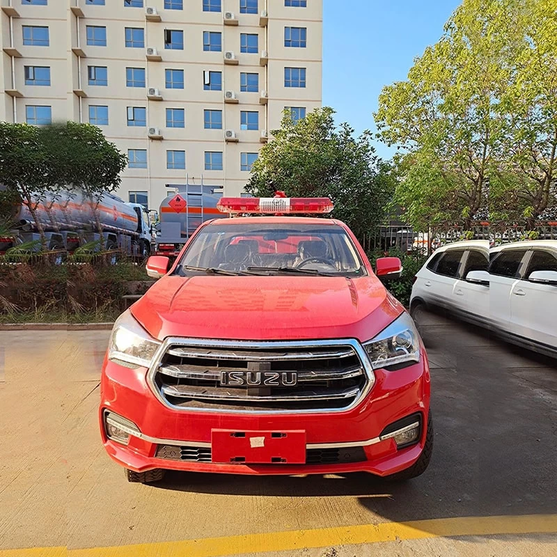 ISUZU 4 Wheels Pickup Fire Fighting Rescue Truck Front View
